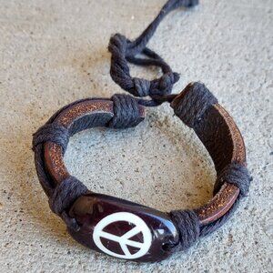 HIPPIE BROWN LEATHER RESINART STONE PEACE SIGN BRACELET RASTA RAGAE COACHELLA